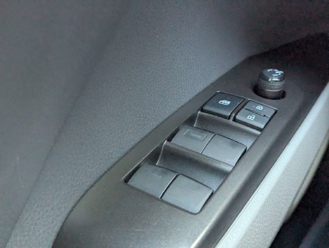 Used 2022 Toyota Camry SE FWD image 21