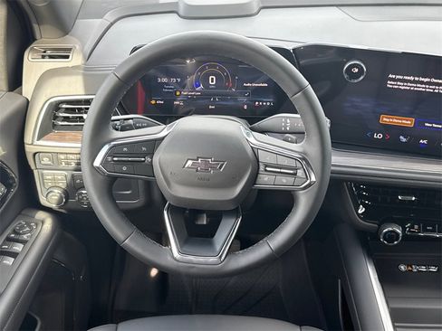 New 2026 Chevrolet Suburban Z71 image 26