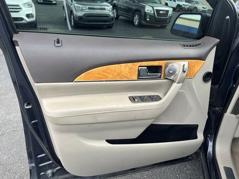 Used 2013 Lincoln MKX AWD image 19