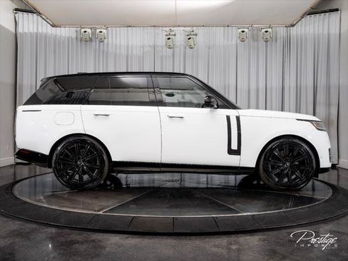 Used 2025 Land Rover Range Rover Autobiography AWD/4WD image 12