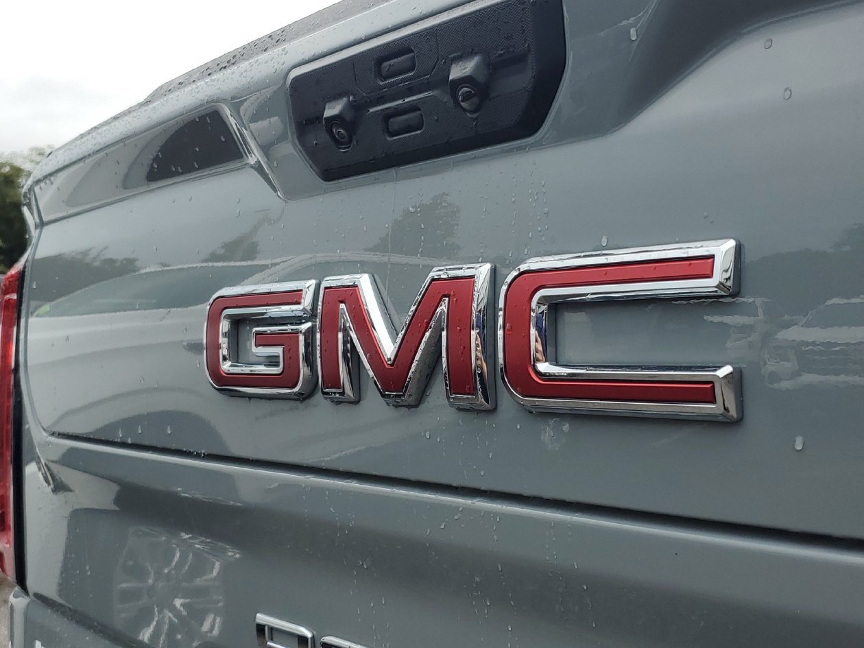 Used 2025 GMC Sierra 1500 Denali w/ Technology Package AWD/4WD image 6