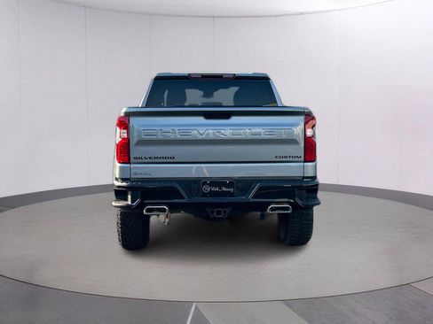 Used 2026 Chevrolet Silverado 1500 Custom Trail Boss w/ LPO, Dark Essentials Package AWD/4WD image 4