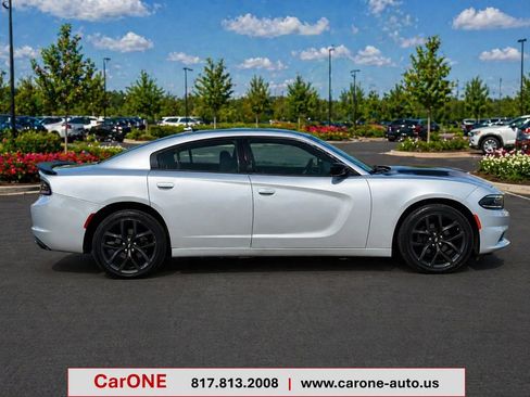 Used 2019 Dodge Charger SXT w/ Blacktop Package RWD image 27