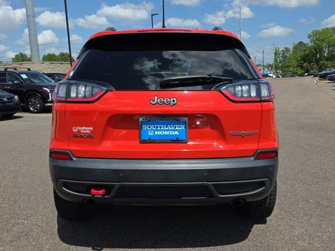 Used 2021 Jeep Cherokee Trailhawk AWD/4WD image 4