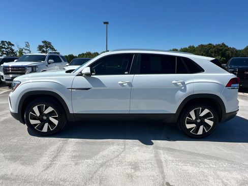 Used 2025 Volkswagen Atlas Cross Sport SE FWD image 8