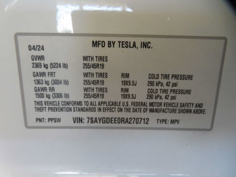 Used 2024 Tesla Model Y Long Range AWD/4WD image 70