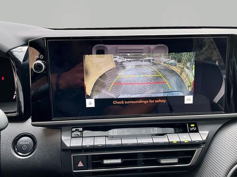 Used 2025 Toyota Camry SE w/ Multimedia Upgrade Package FWD image 27