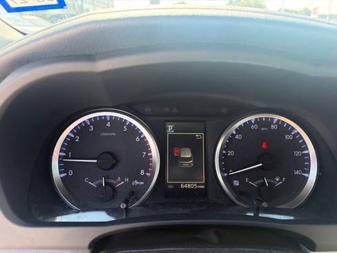 Used 2018 Toyota Highlander LE FWD image 8