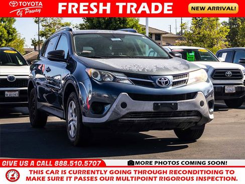 Used 2013 Toyota RAV4 LE FWD image 1