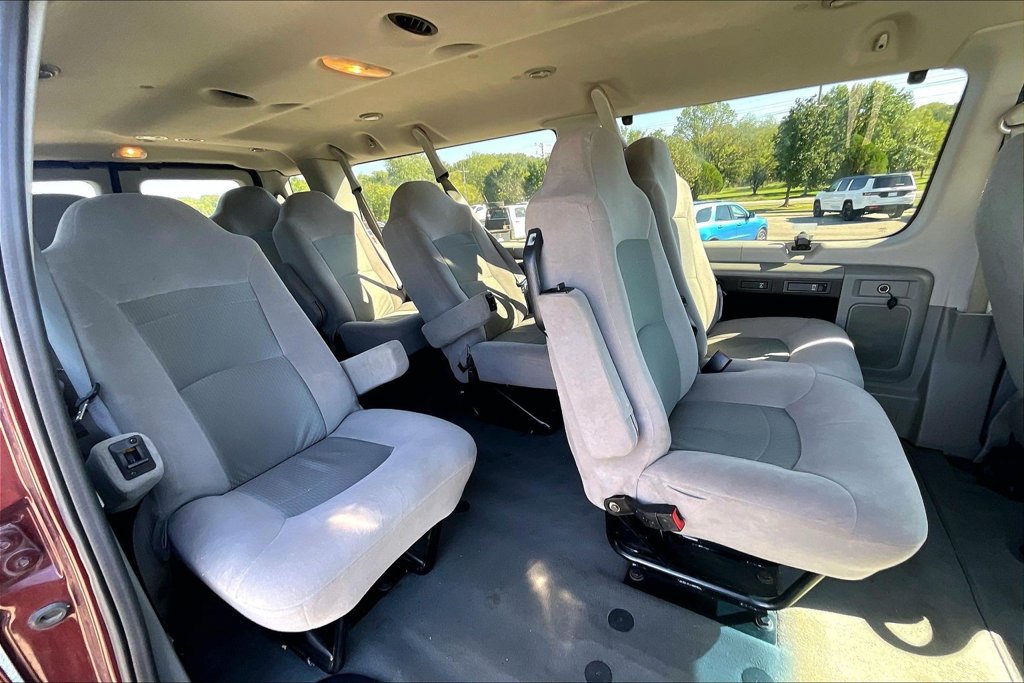 Used 2008 Ford E-350 and Econoline 350 XLT RWD image 24