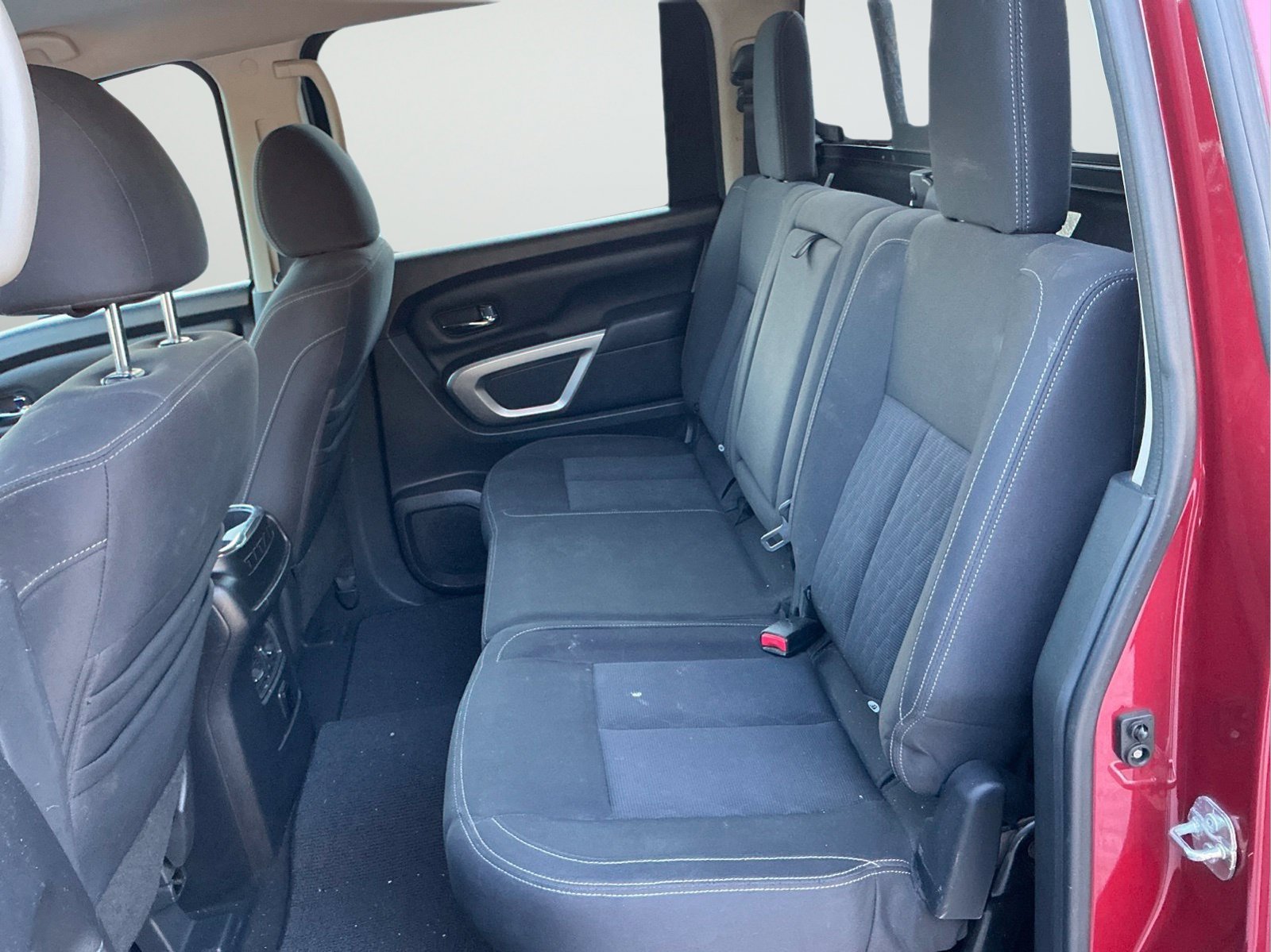 Used 2017 Nissan Titan SV RWD image 15
