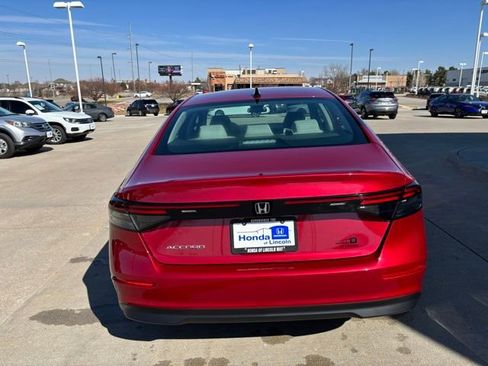 Certified 2025 Honda Accord SE image 6