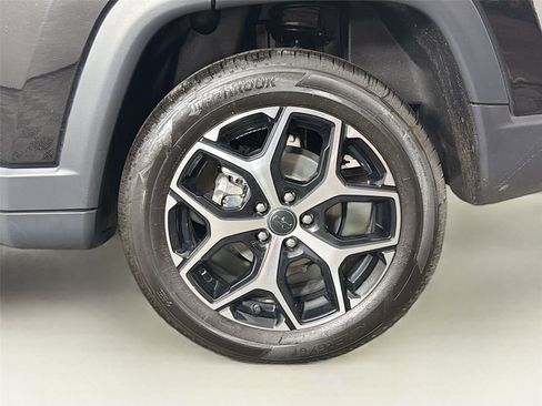 Used 2025 Jeep Compass Limited AWD/4WD image 30