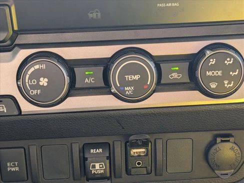 Used 2019 Toyota Tacoma SR5 image 18