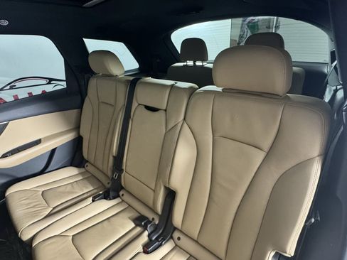 Used 2021 Audi Q7 2.0T Premium Plus AWD/4WD image 31