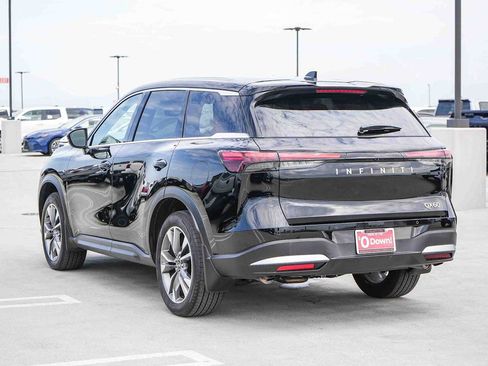 Used 2026 INFINITI QX60 Pure w/ Cargo Package FWD image 8