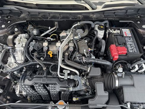 Used 2025 Nissan Altima 2.5 SV image 33