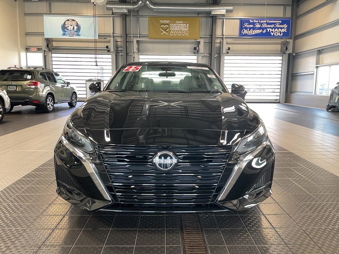Used 2025 Nissan Altima 2.5 SL AWD/4WD image 2
