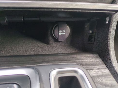 Used 2018 Chrysler 300 Touring L image 28