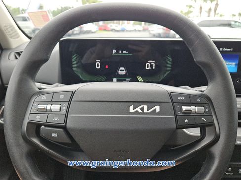 Used 2025 Kia K4 FWD image 18