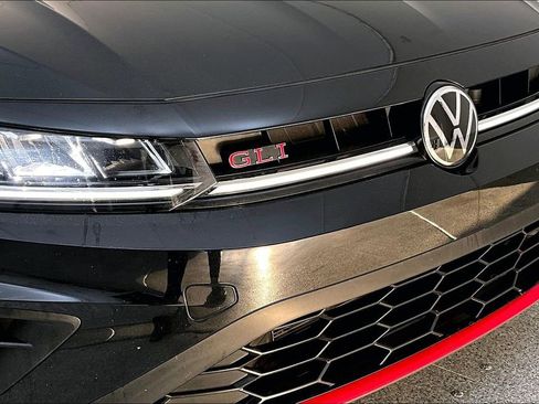 Used 2025 Volkswagen Jetta GLI Autobahn image 35