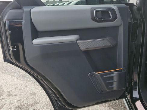 Used 2023 Ford Bronco Badlands image 30