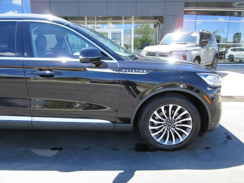 Used 2024 Lincoln Aviator Reserve AWD/4WD image 12