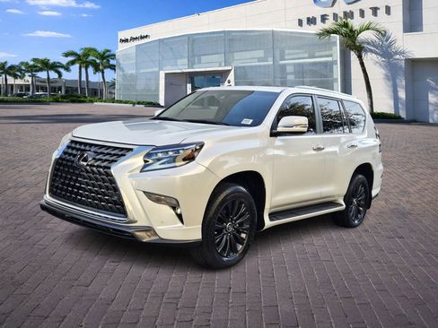 Used 2023 Lexus GX 460 Luxury w/ Sport Design Package image 3