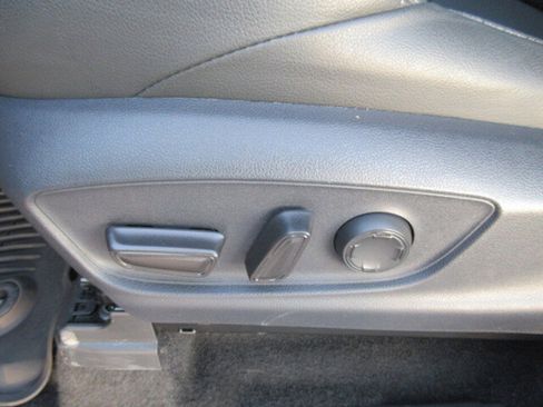 Used 2025 Toyota Tacoma TRD Off-Road image 13