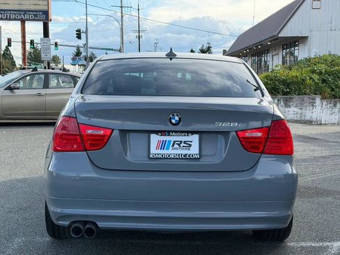 Used 2011 BMW 328i xDrive Sedan AWD/4WD image 4