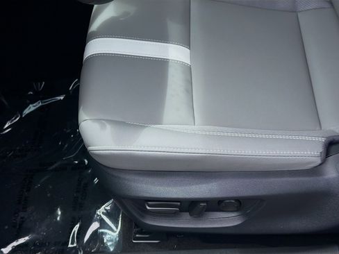 Used 2026 Toyota Camry SE FWD image 17