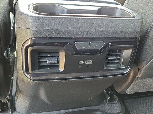 Used 2023 GMC Sierra 1500 AT4 w/ Technology Package AWD/4WD image 17