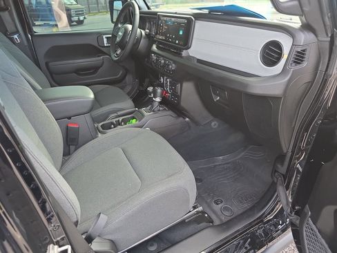 Used 2026 Jeep Wrangler Unlimited Sport AWD/4WD image 32