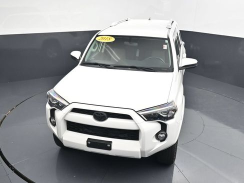 Used 2018 Toyota 4Runner SR5 AWD/4WD image 21