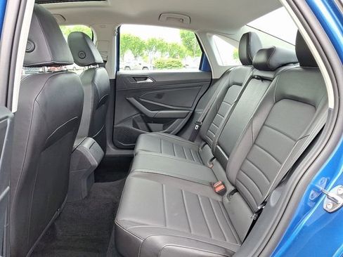 Used 2023 Volkswagen Jetta SE FWD image 10