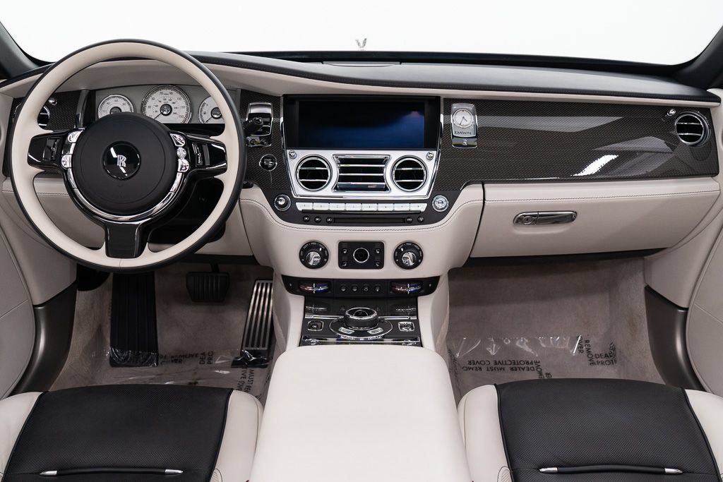 Certified 2018 Rolls-Royce Dawn RWD image 33