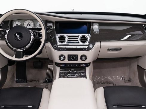 Certified 2018 Rolls-Royce Dawn RWD image 33