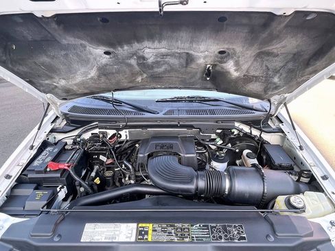 Used 2003 Ford F150 Lariat RWD image 3