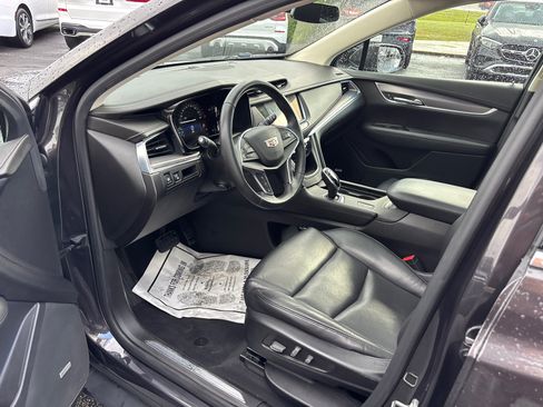 Used 2018 Cadillac XT5 Luxury w/ Driver Awareness Package FWD image 23