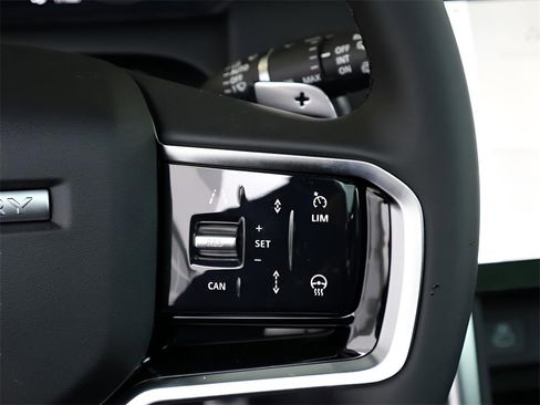 New 2025 Land Rover Discovery Sport Dynamic SE image 67