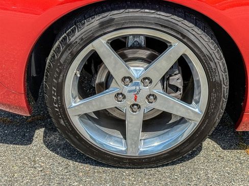 Used 2006 Chevrolet Corvette Coupe w/ Preferred Equipment Group RWD image 36