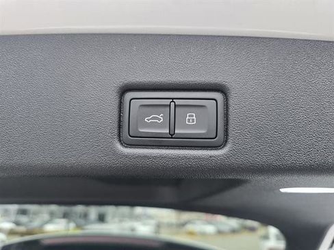 Used 2025 Audi Q5 Prestige image 17