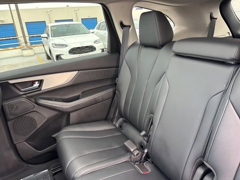 Used 2025 Acura MDX SH-AWD image 25