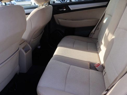 Used 2017 Subaru Outback 2.5i Premium image 17