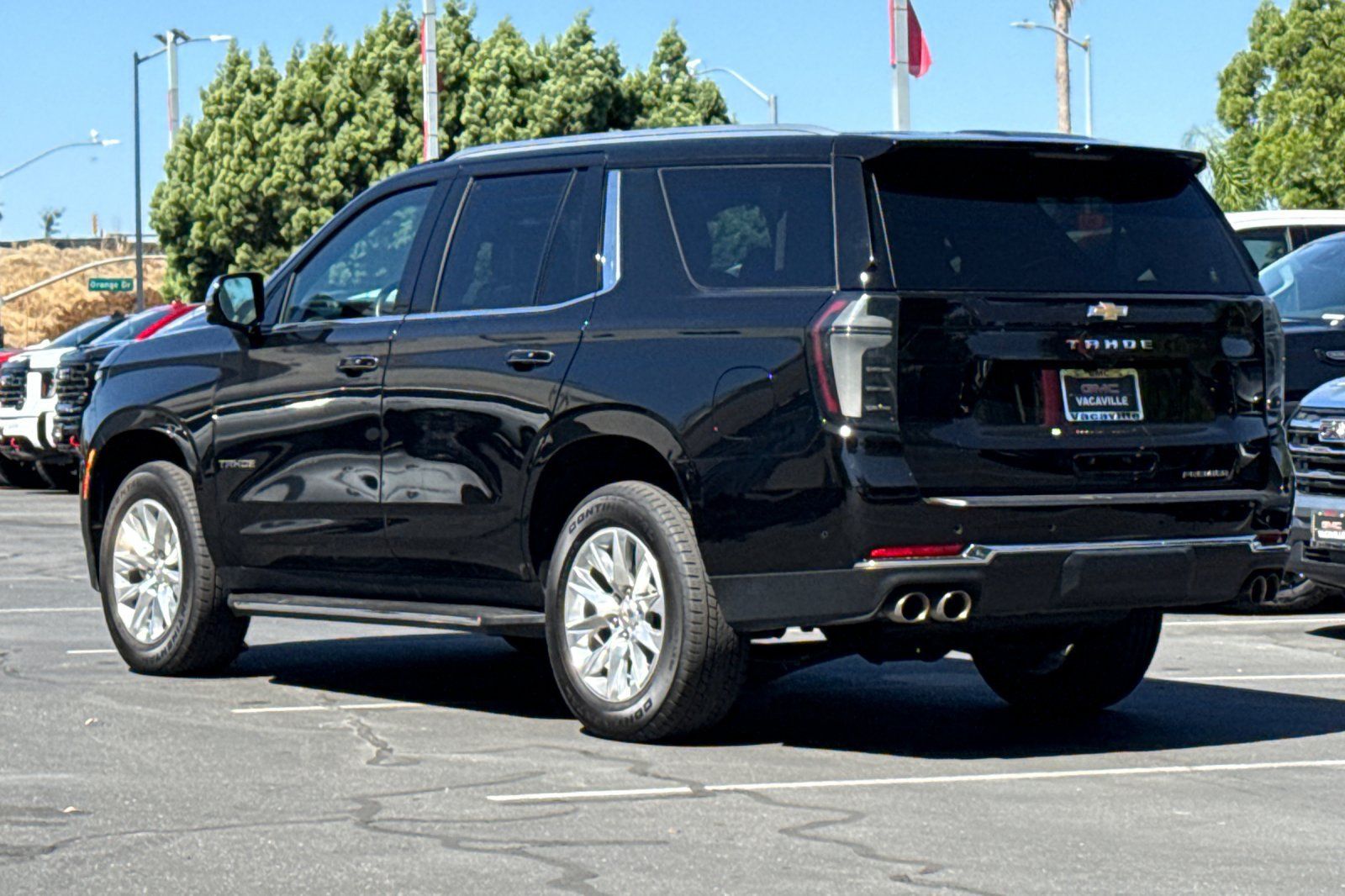 Used 2025 Chevrolet Tahoe Premier AWD/4WD image 7