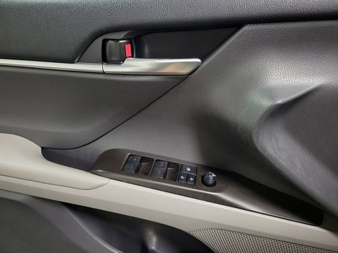 Used 2022 Toyota Camry LE FWD image 19