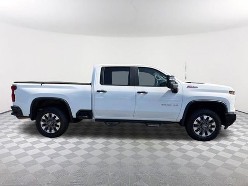 Used 2024 Chevrolet Silverado 2500 Custom AWD/4WD image 4
