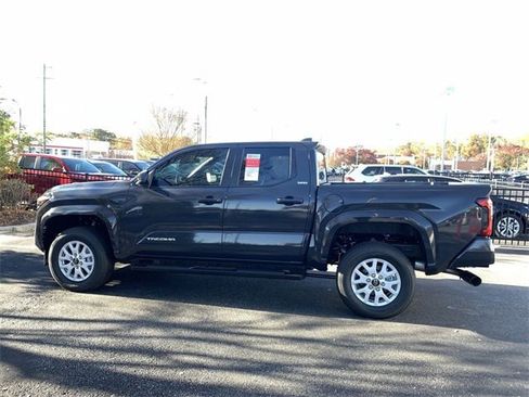 New 2025 Toyota Tacoma SR5 image 5