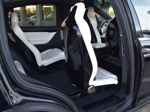 Used 2016 Tesla Model X 75D image 28
