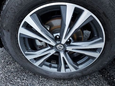 Used 2018 Nissan Rogue SL w/ Premium Package image 21